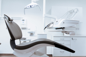 4 Clear Signs That You Should See Your Dentist Immediately