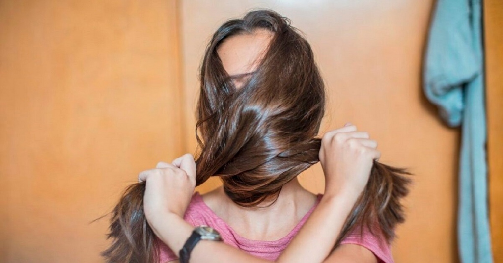 7 Natural and Herbal Ways to Lighten Your Hair